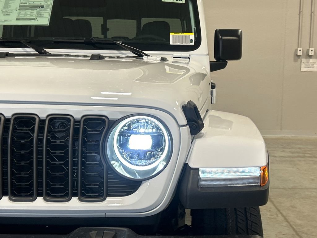 New 2026 Jeep Gladiator Sport image 10