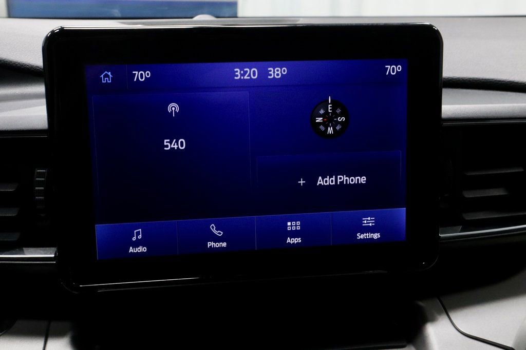 Certified 2022 Ford Explorer XLT w/ Equipment Group 202A image 3