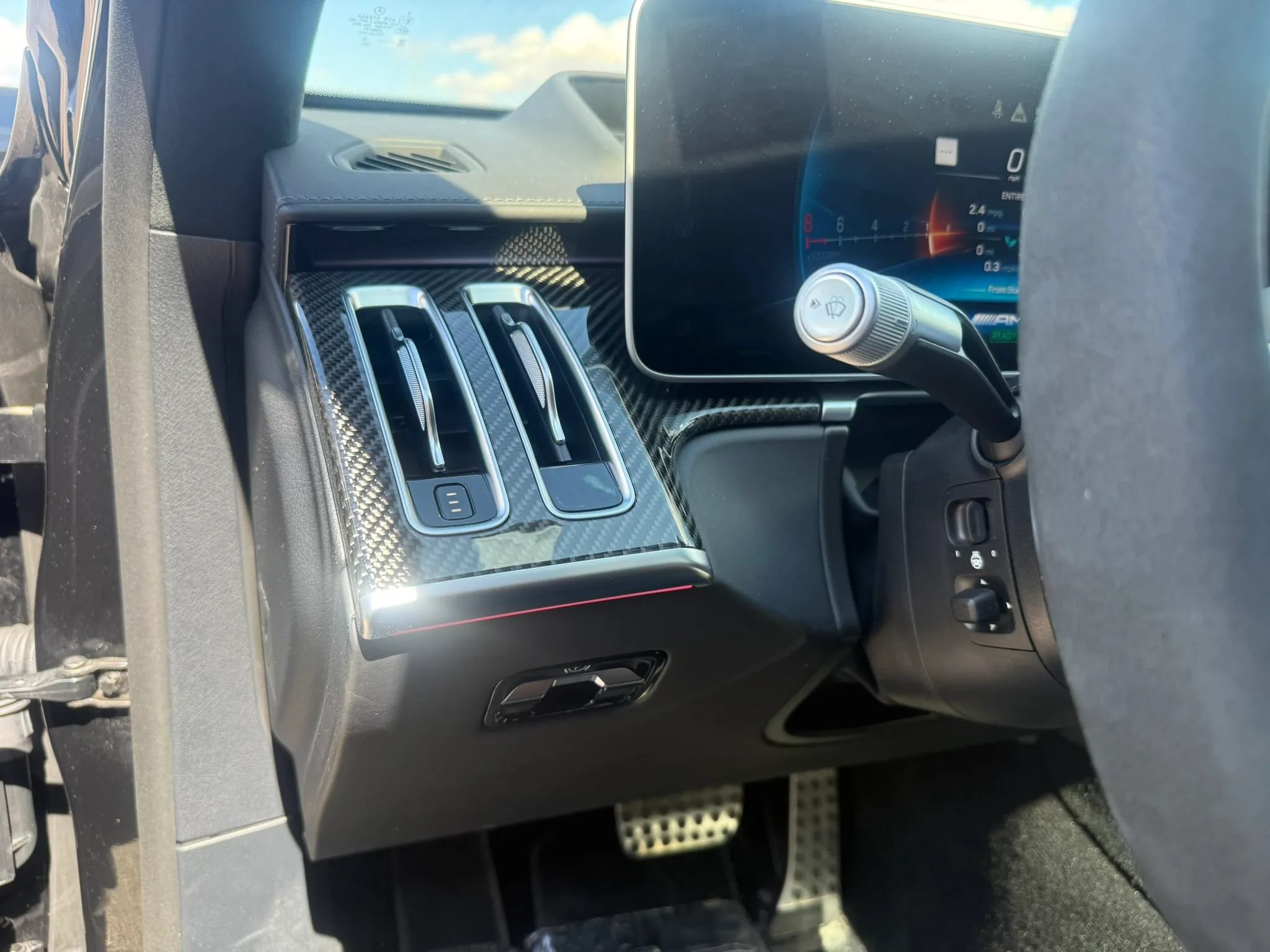 Used 2024 Mercedes-Benz S 63 AMG S w/ Carbon Fiber Exterior Package image 32