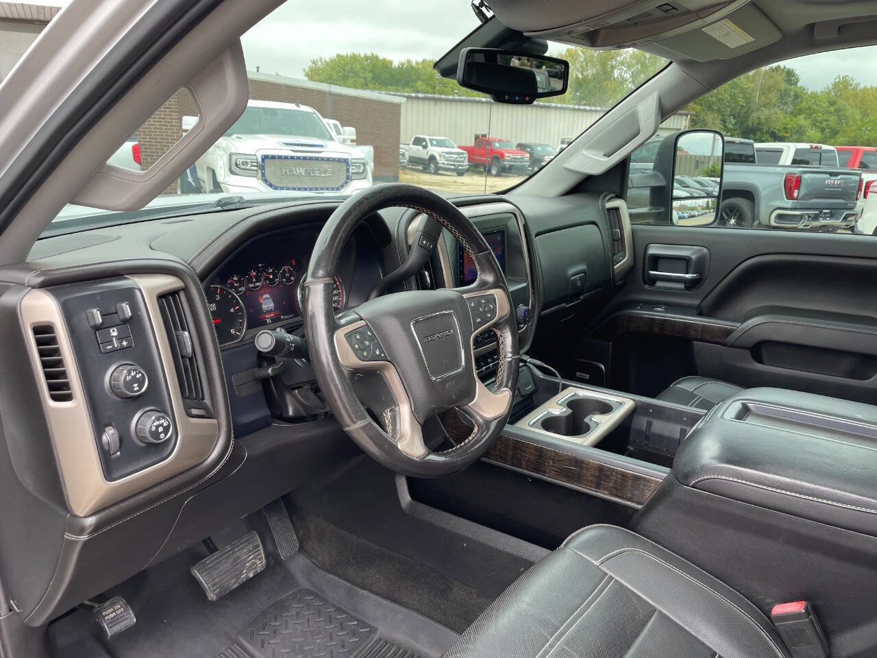 Used 2015 GMC Sierra 3500 Denali w/ Duramax Plus Package image 20