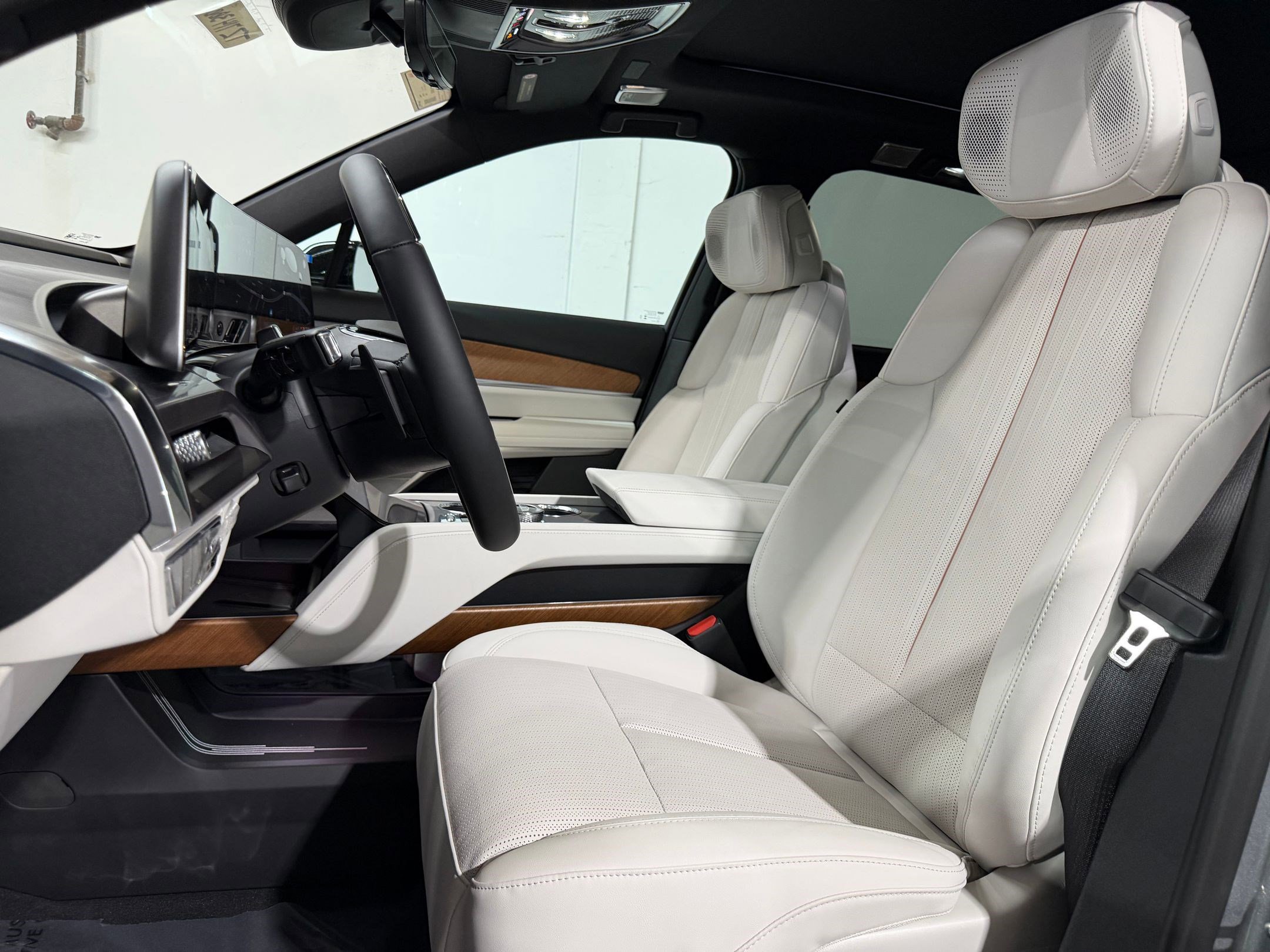 New 2026 Cadillac Vistiq Sport image 5