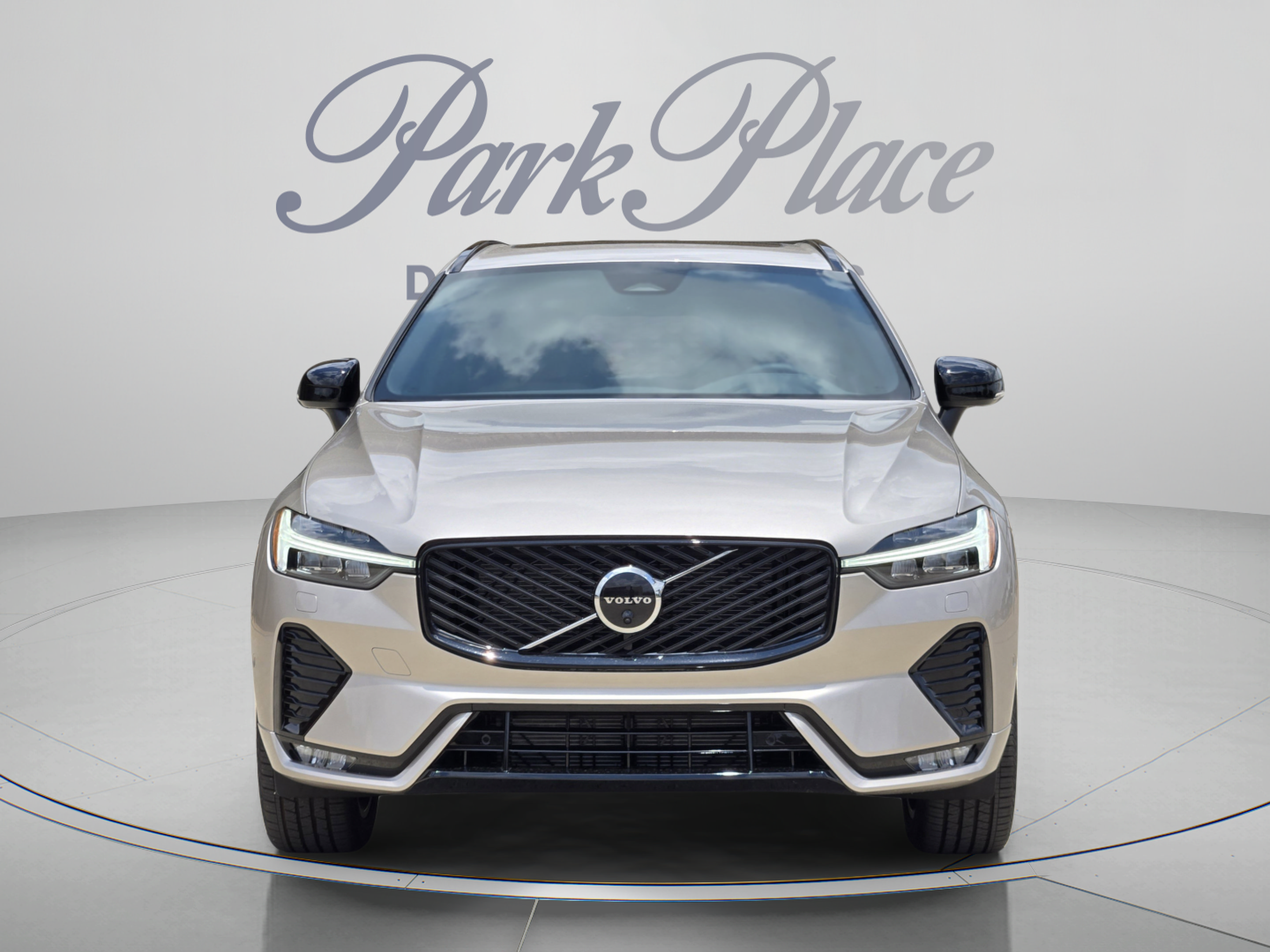 New 2026 Volvo XC60 B5 Plus w/ Protection Package Premier AWD/4WD image 9