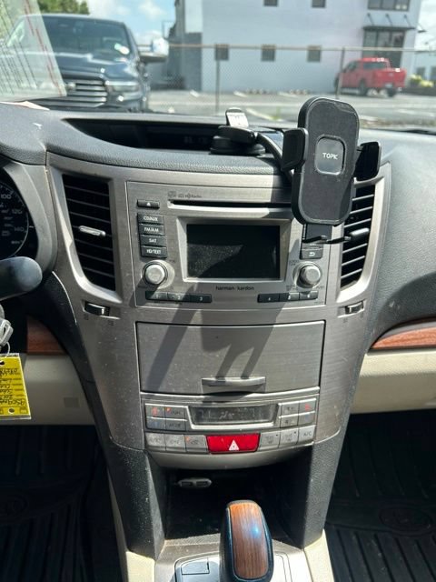 Used 2013 Subaru Outback 2.5i Limited w/ Moonroof Pkg AWD/4WD image 17
