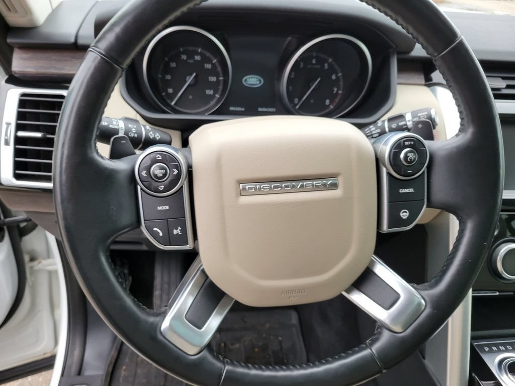 Used 2017 Land Rover Discovery HSE AWD/4WD image 22
