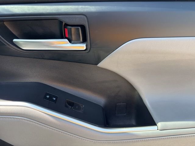 Used 2022 Toyota Highlander XLE image 36