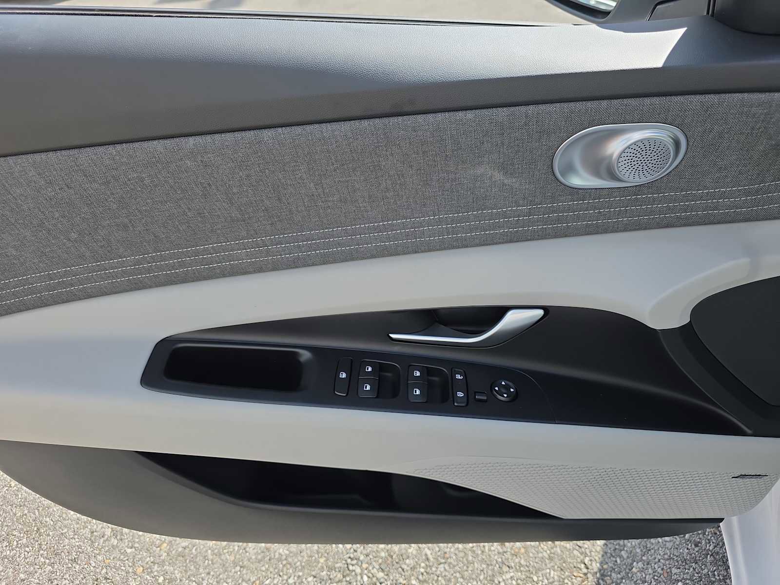 New 2025 Hyundai Elantra Limited image 20