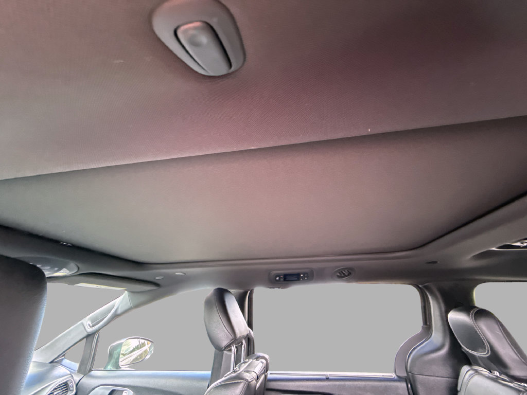 Used 2020 Chrysler Pacifica Touring-L Plus w/ Advanced Safetytec Group FWD image 12
