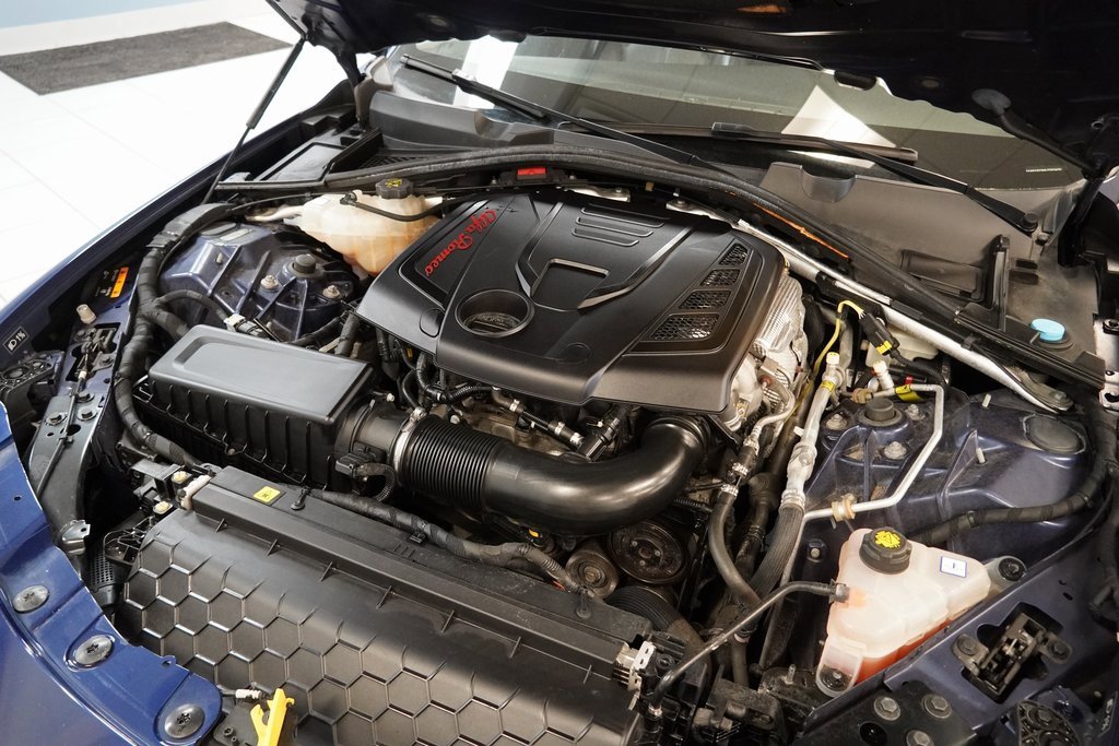 Used 2018 Alfa Romeo Giulia AWD image 17