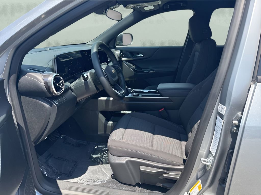 Used 2026 Chevrolet Equinox LT FWD image 9