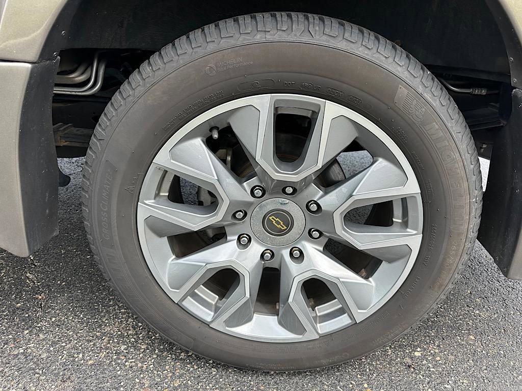 Used 2023 Chevrolet Express 2500 image 25