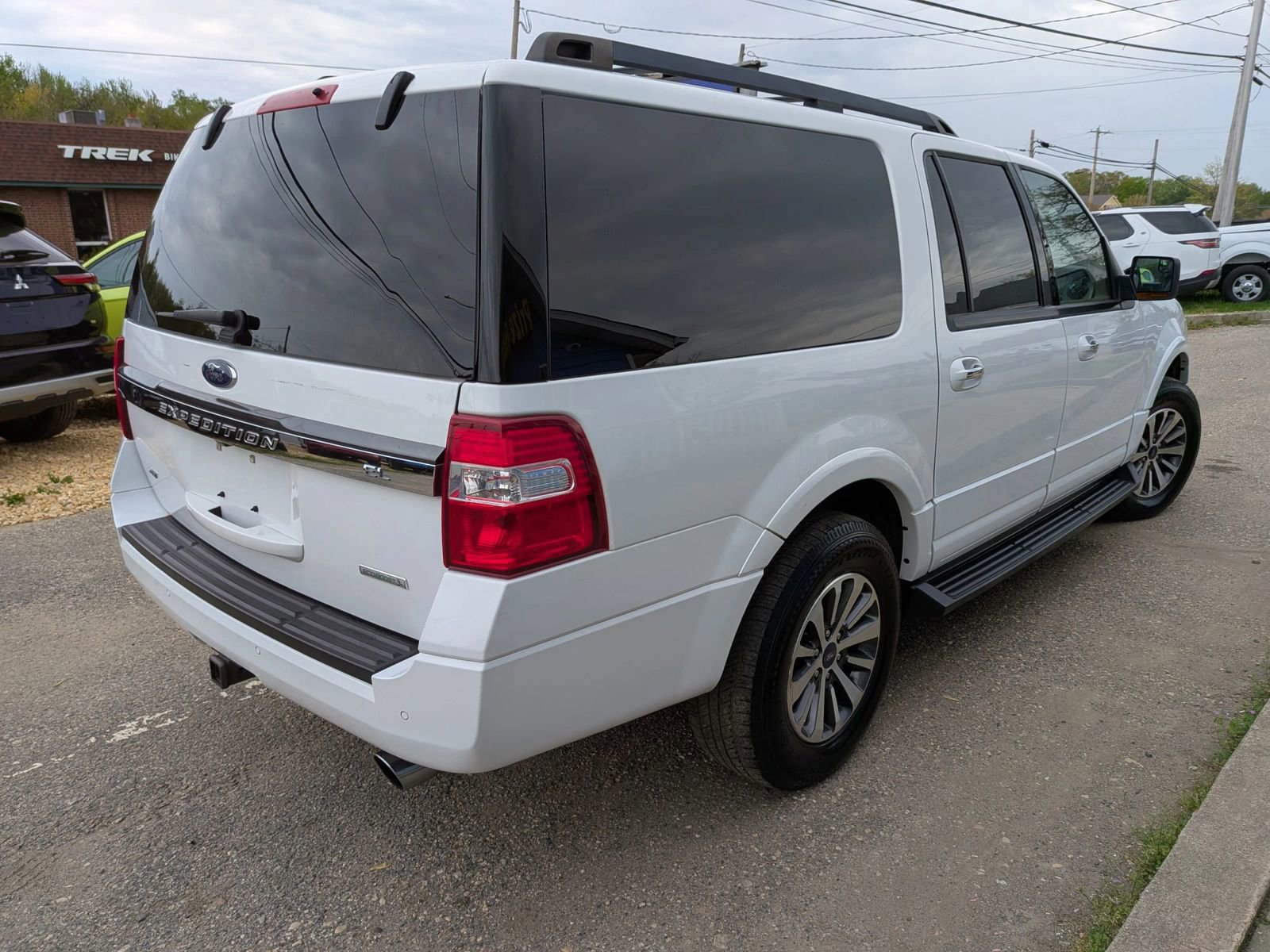 Used 2017 Ford Expedition EL XLT w/ Equipment Group 202A image 6