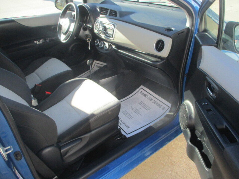 Used 2014 Toyota Yaris LE image 8