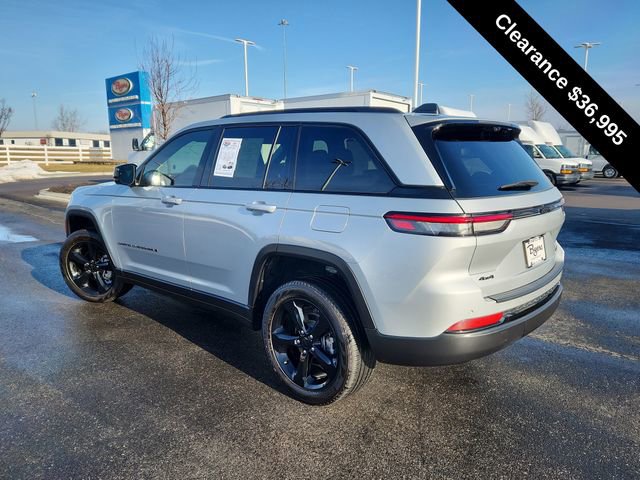 Used 2025 Jeep Grand Cherokee Limited w/ Luxury Tech Group II AWD/4WD image 6
