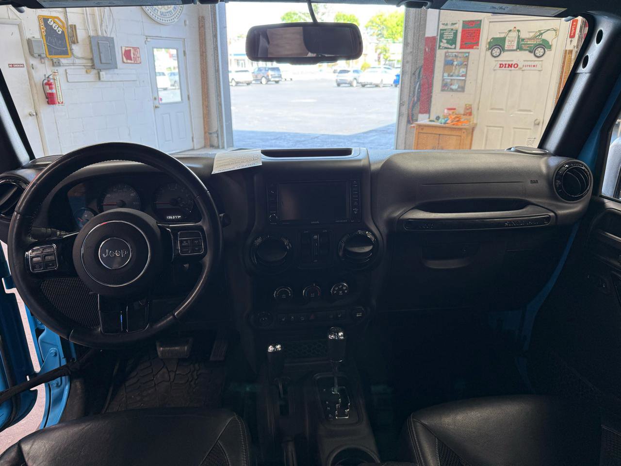 Used 2017 Jeep Wrangler Unlimited Sahara AWD/4WD image 12