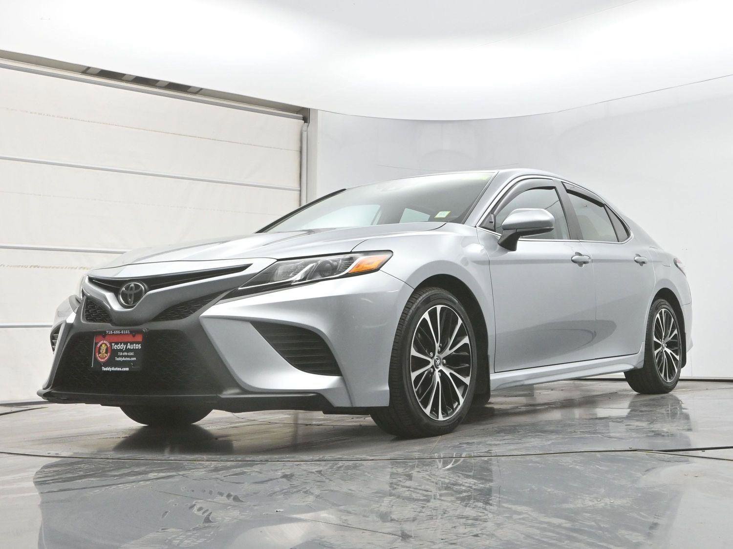 Used 2020 Toyota Camry SE FWD image 26