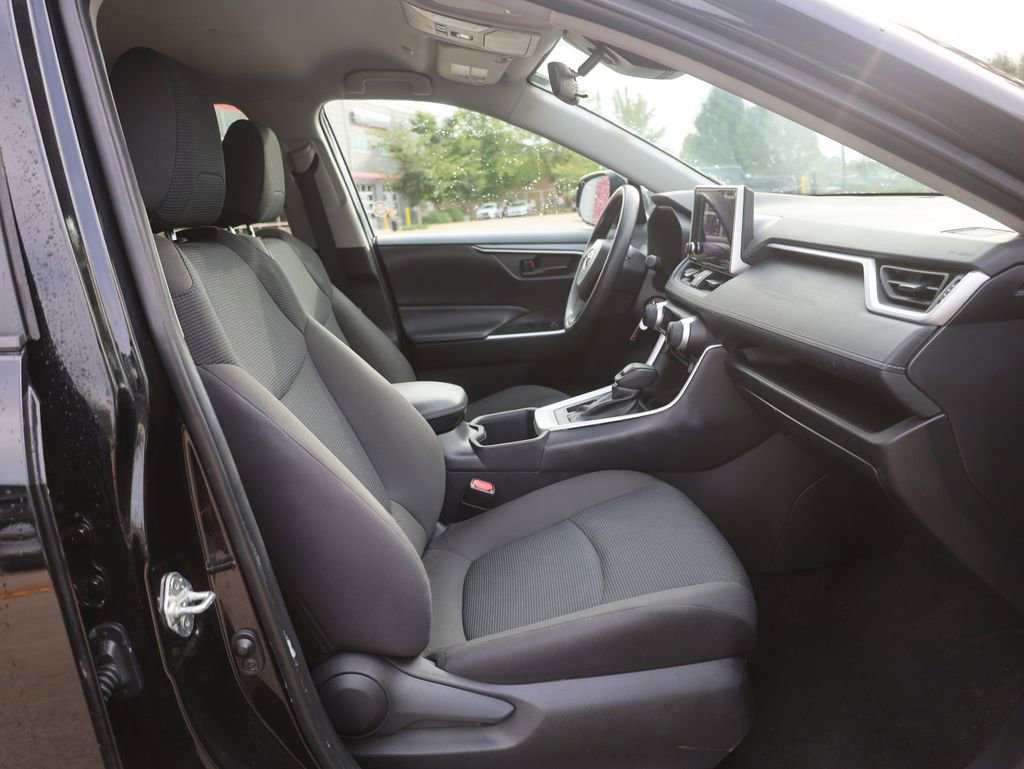 Used 2024 Toyota RAV4 LE image 12