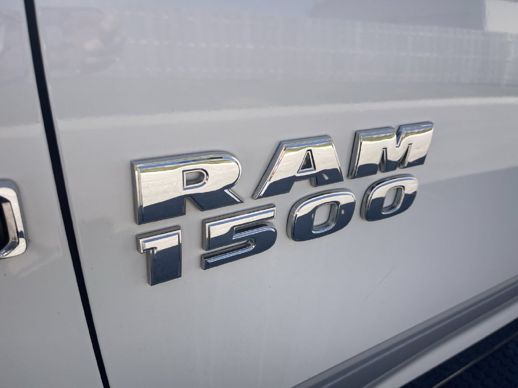 Used 2018 RAM 1500 Laramie w/ Convenience Group AWD/4WD image 12