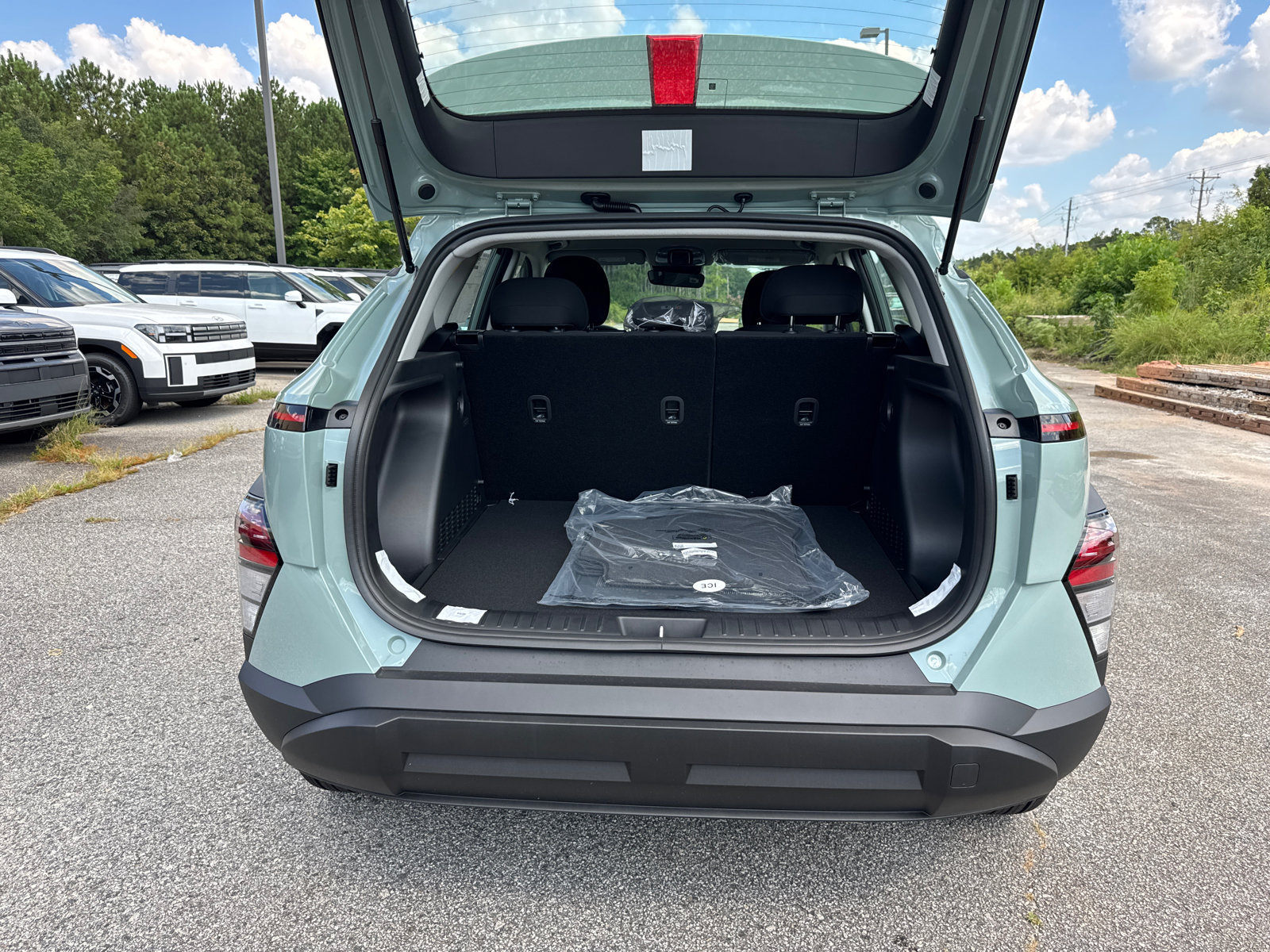 New 2027 Hyundai Kona SE FWD image 19