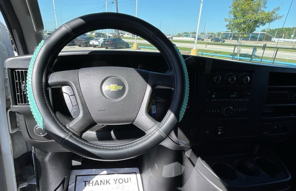 Used 2017 Chevrolet Express 2500 Extended image 19