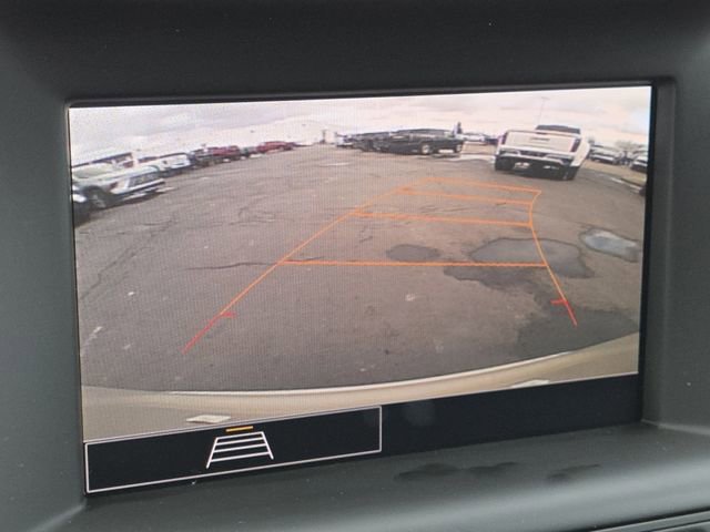 Used 2023 GMC Terrain SLE w/ Driver Convenience Package image 3