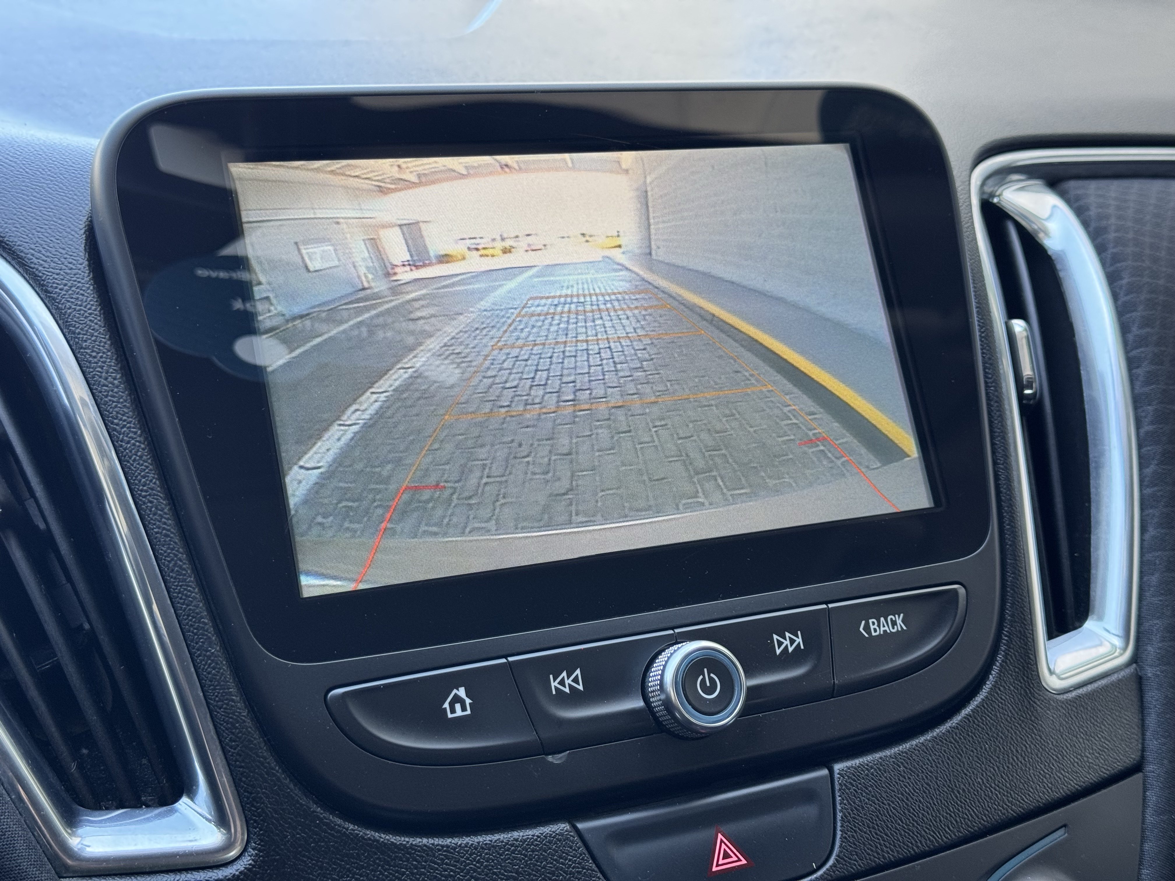 Certified 2018 Chevrolet Malibu LT FWD image 27