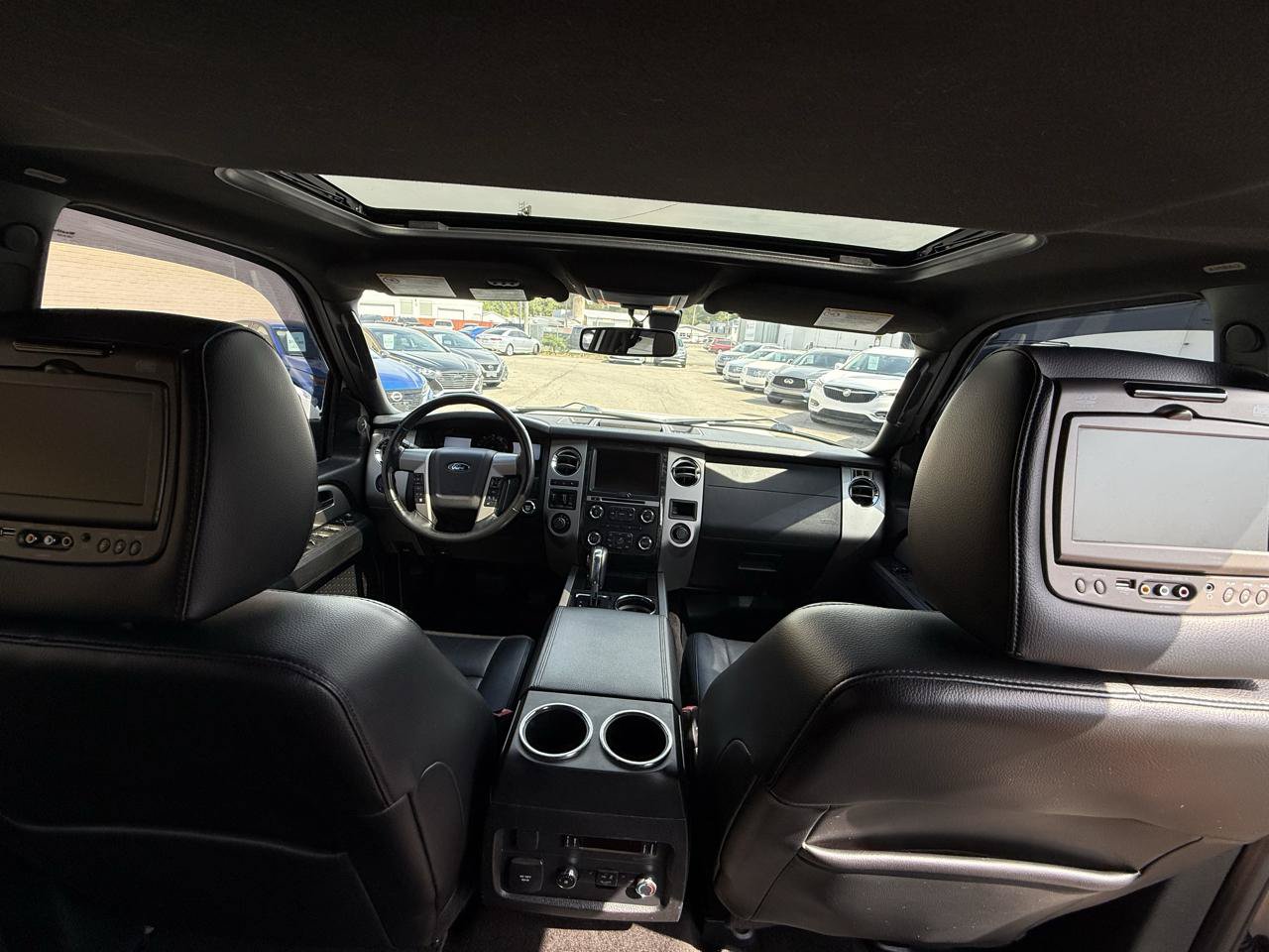 Used 2015 Ford Expedition Limited w/ Equipment Group 301A AWD/4WD image 24