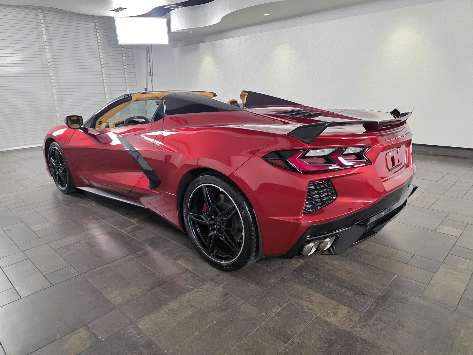 Used 2022 Chevrolet Corvette Stingray Premium Conv w/ Z51 Performance Package RWD image 4