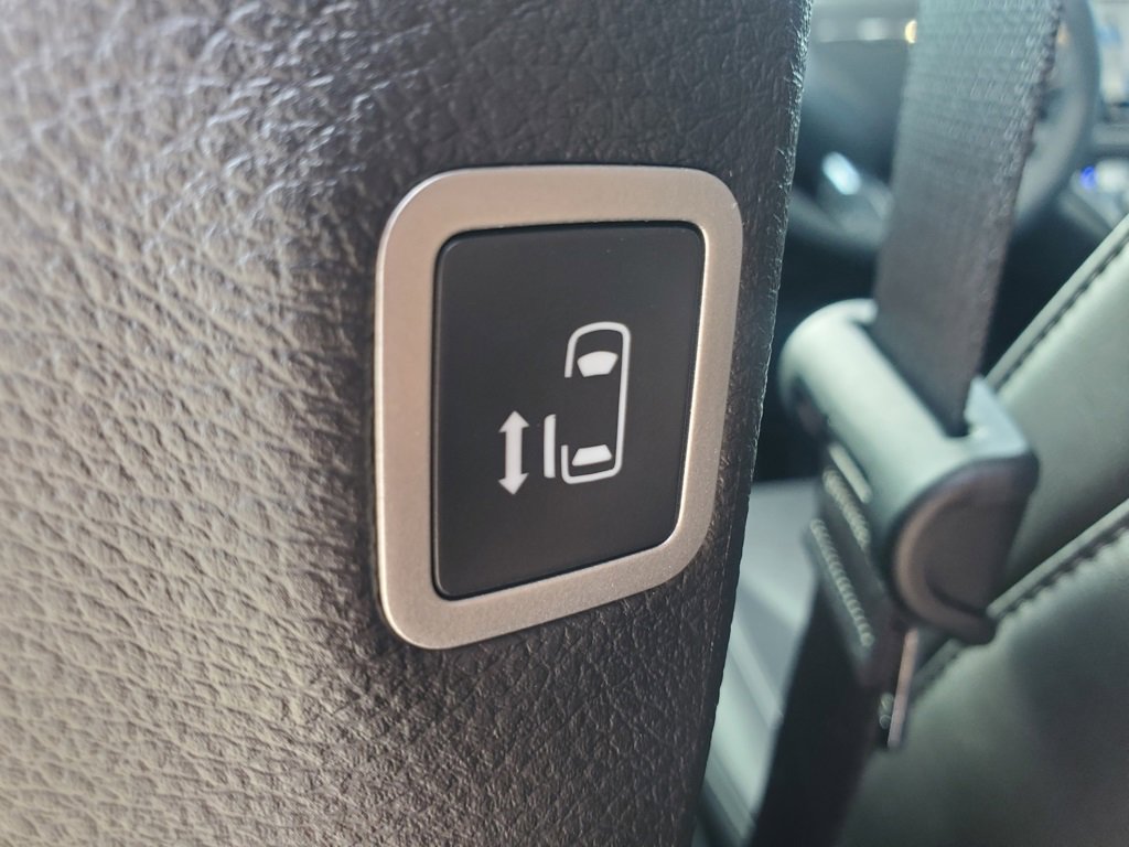 New 2026 Chrysler Pacifica Select image 30