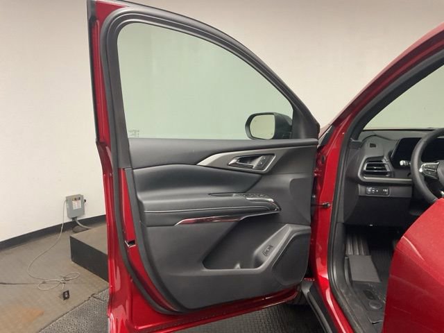 New 2026 Chevrolet Traverse LT w/ LPO, Floor Liner Package image 9