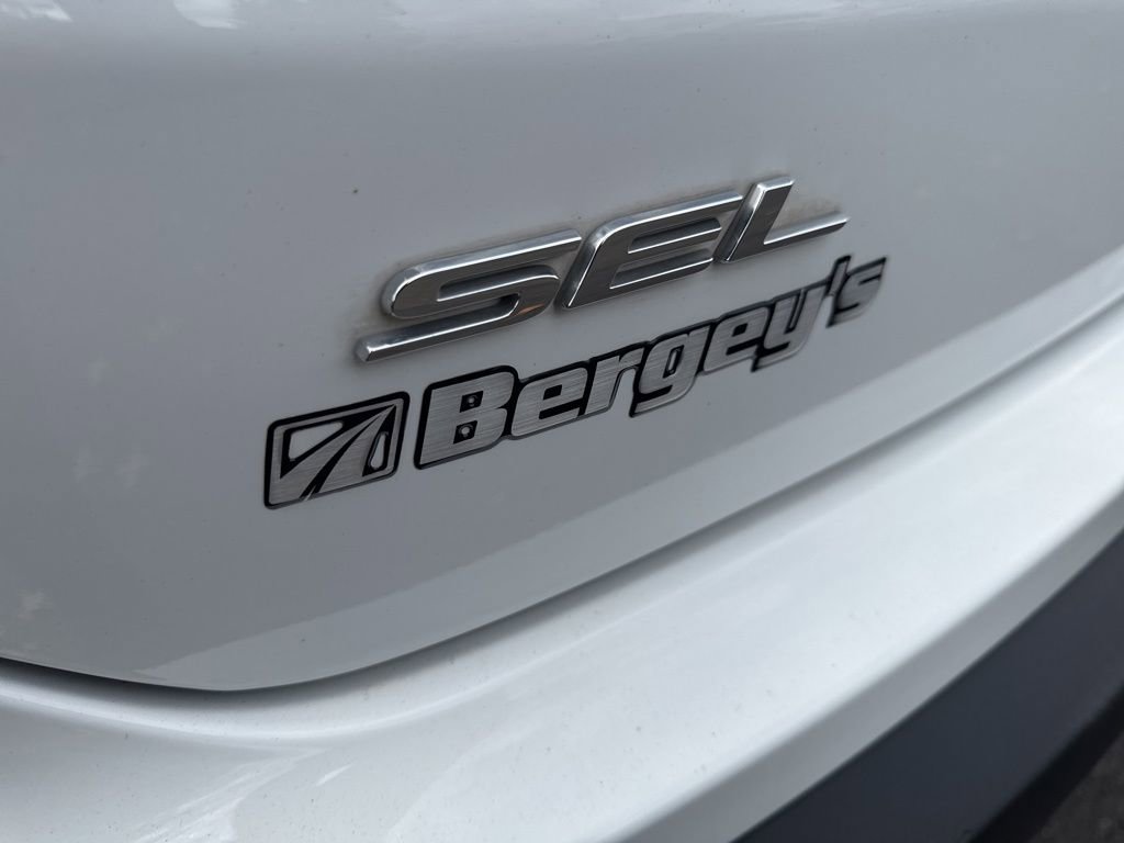 Certified 2024 Ford Edge SEL w/ Convenience Package image 9