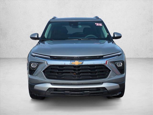 Used 2025 Chevrolet TrailBlazer LT image 2