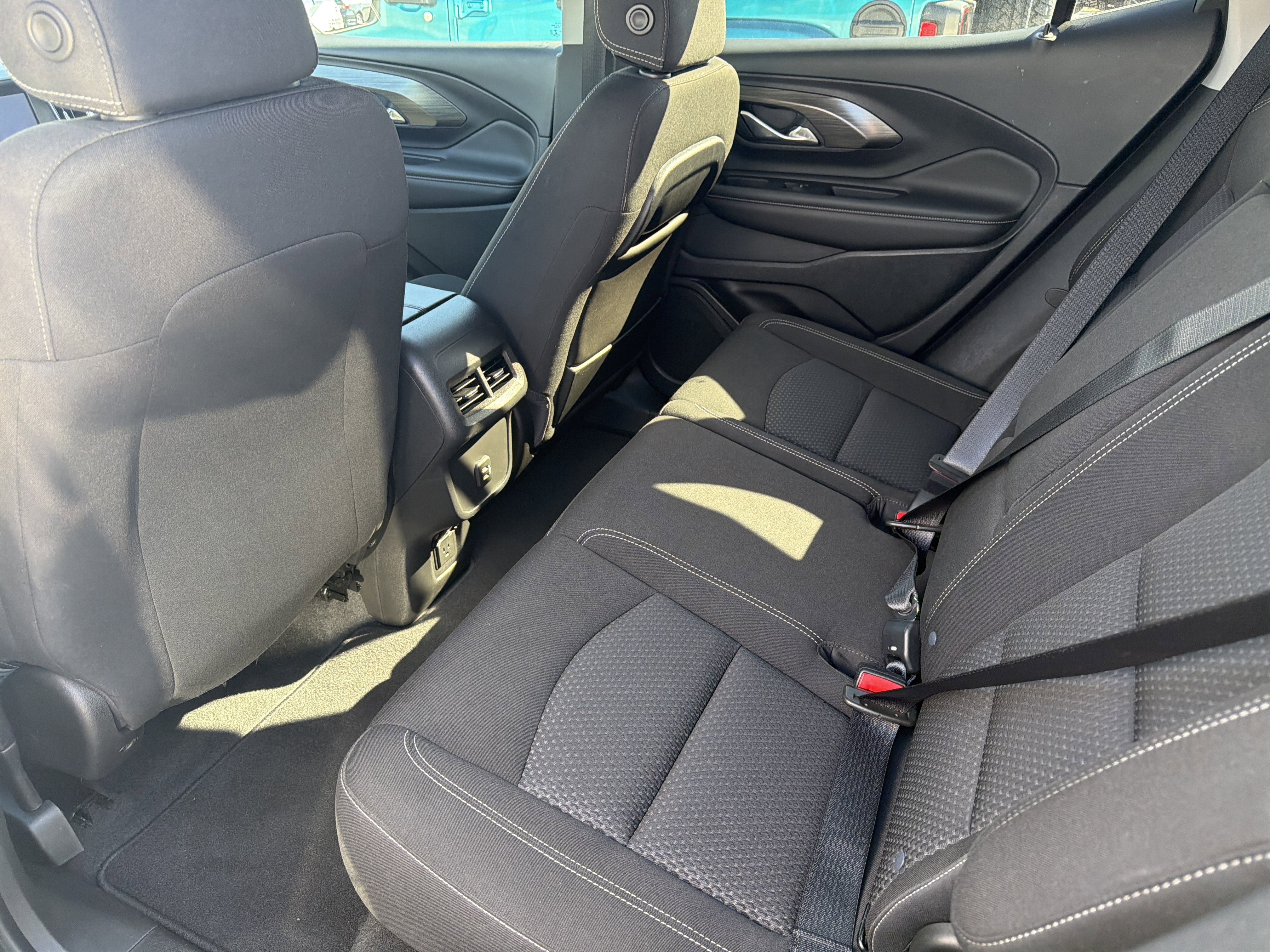 Used 2022 GMC Terrain SLE w/ Driver Convenience Package image 16