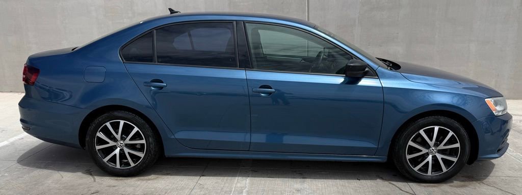 Used 2016 Volkswagen Jetta SE FWD image 3