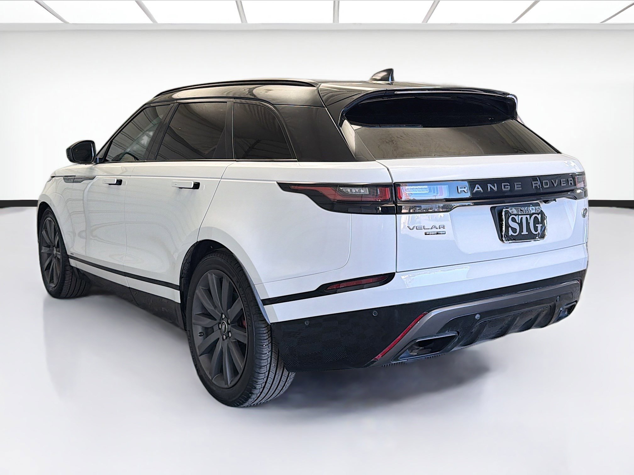 Used 2020 Land Rover Range Rover Velar R-Dynamic HSE image 6