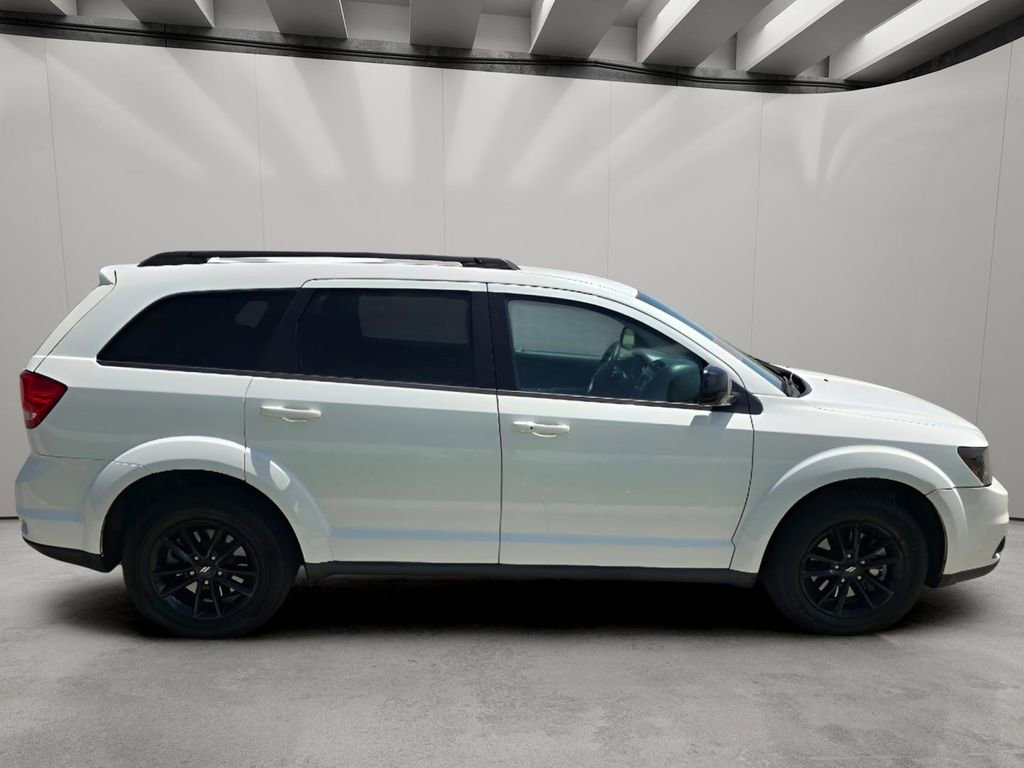 Used 2019 Dodge Journey SE w/ Blacktop Package FWD image 6