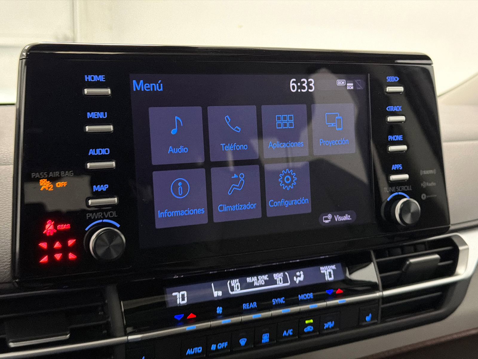 Used 2023 Toyota Sienna XLE FWD image 27