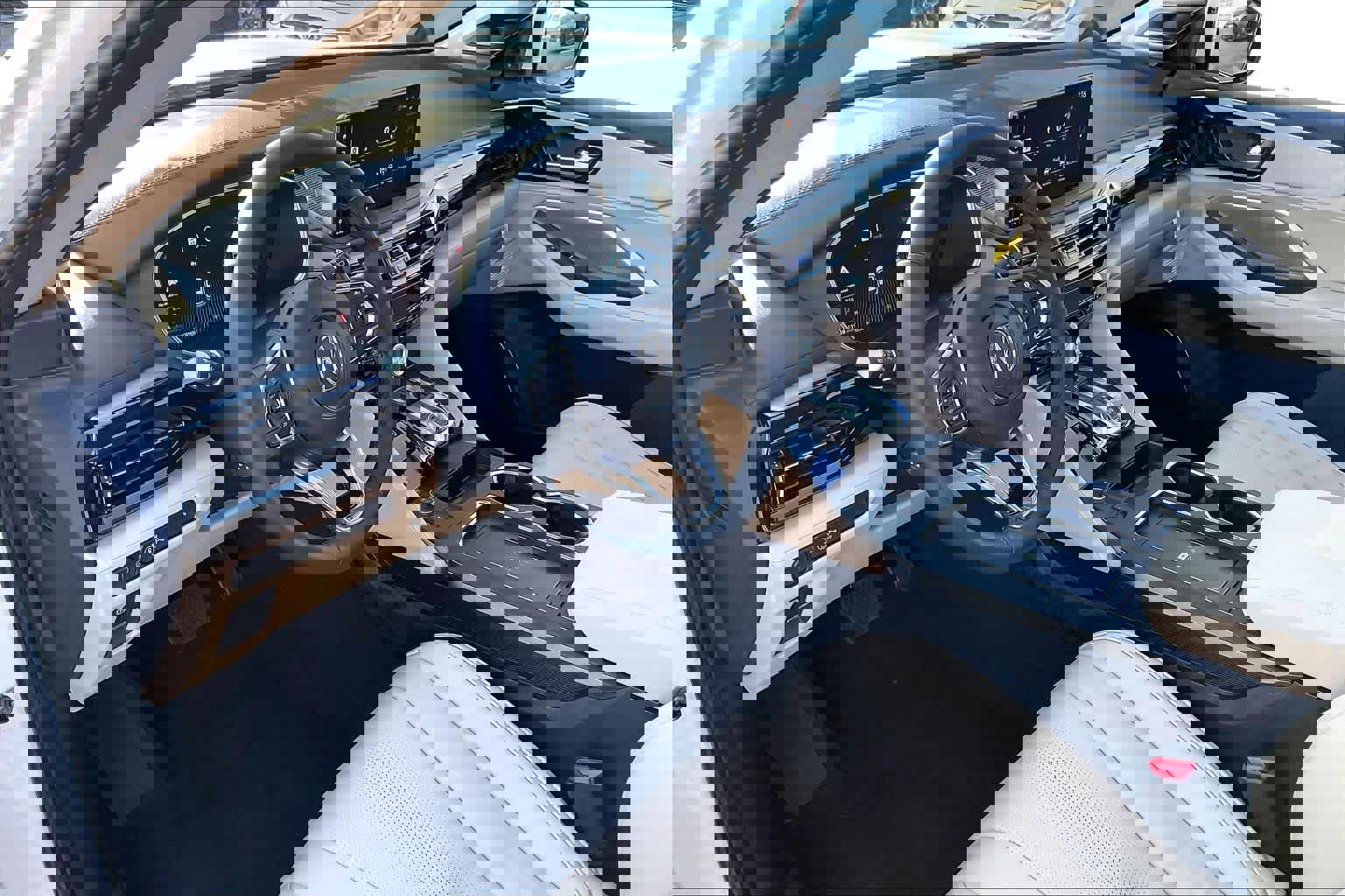 Used 2025 Acura MDX SH-AWD w/ Technology Package image 16