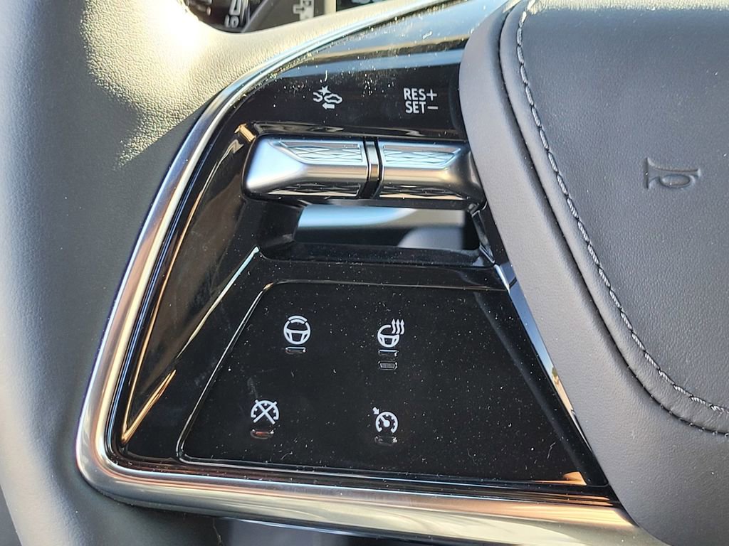 New 2026 Cadillac Lyriq Signature Luxury image 18