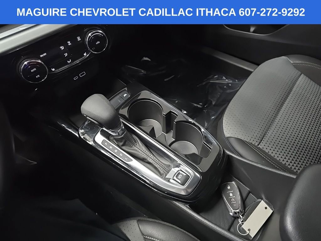 Used 2024 Chevrolet Trax LT w/ LT Convenience Package FWD image 26