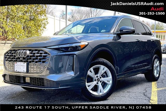 Certified 2025 Audi Q5 Premium w/ Convenience Package image 1