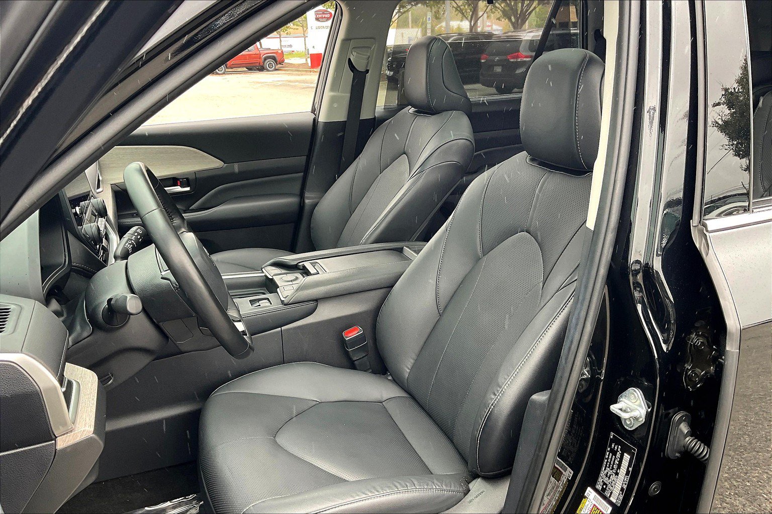 Used 2024 Toyota Grand Highlander AWD image 30