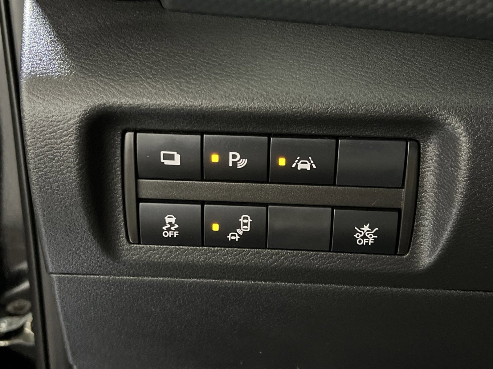 Used 2021 Nissan Kicks S image 30