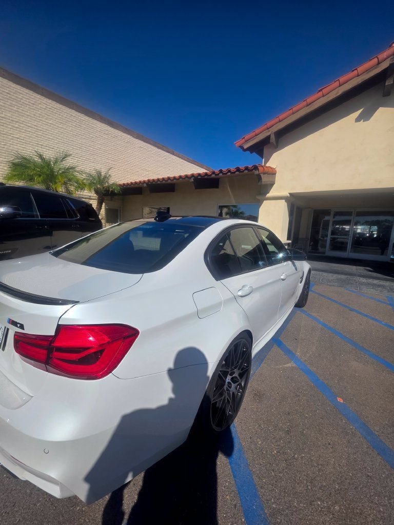 Used 2018 BMW M3 CS RWD image 4