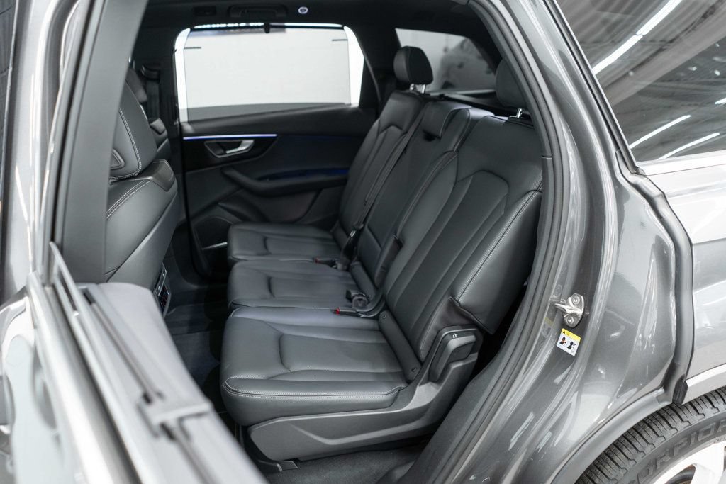 Used 2025 Audi Q7 3.0T Prestige AWD/4WD image 14
