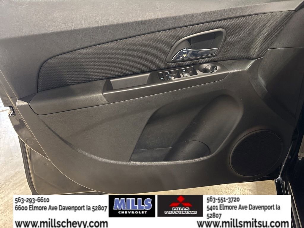 Used 2014 Chevrolet Cruze LT w/ Technology Package image 9