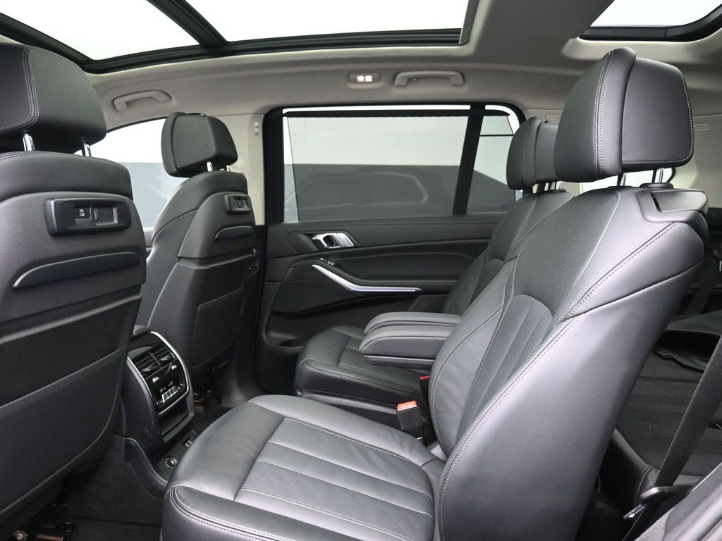 Used 2022 BMW X7 xDrive40i w/ Premium Package image 21