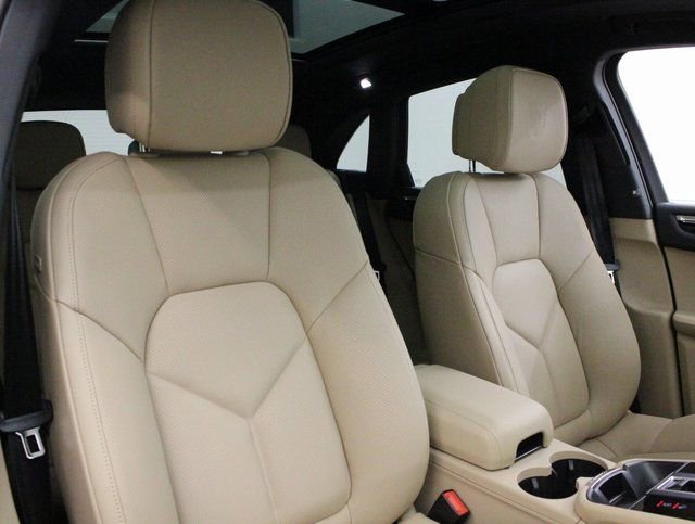 New 2024 Porsche Macan image 30