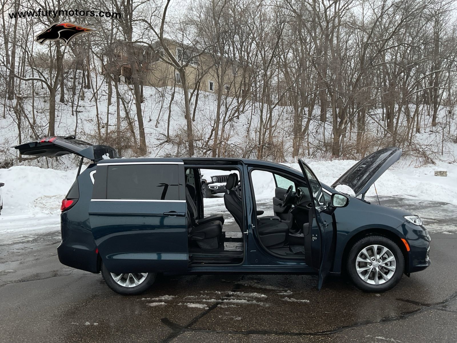 Used 2025 Chrysler Pacifica Select image 35