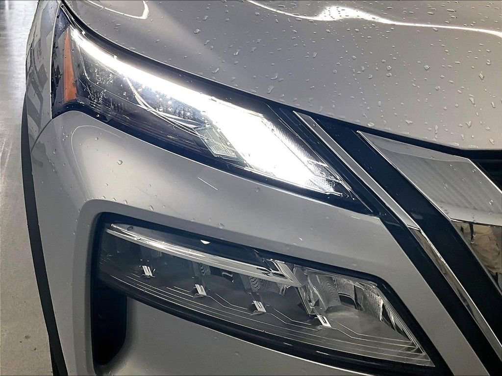 Used 2023 Nissan Rogue SV image 30