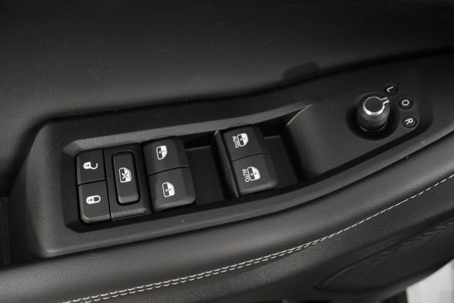 New 2025 Jeep Grand Cherokee Limited w/ Luxury Tech Group II image 18